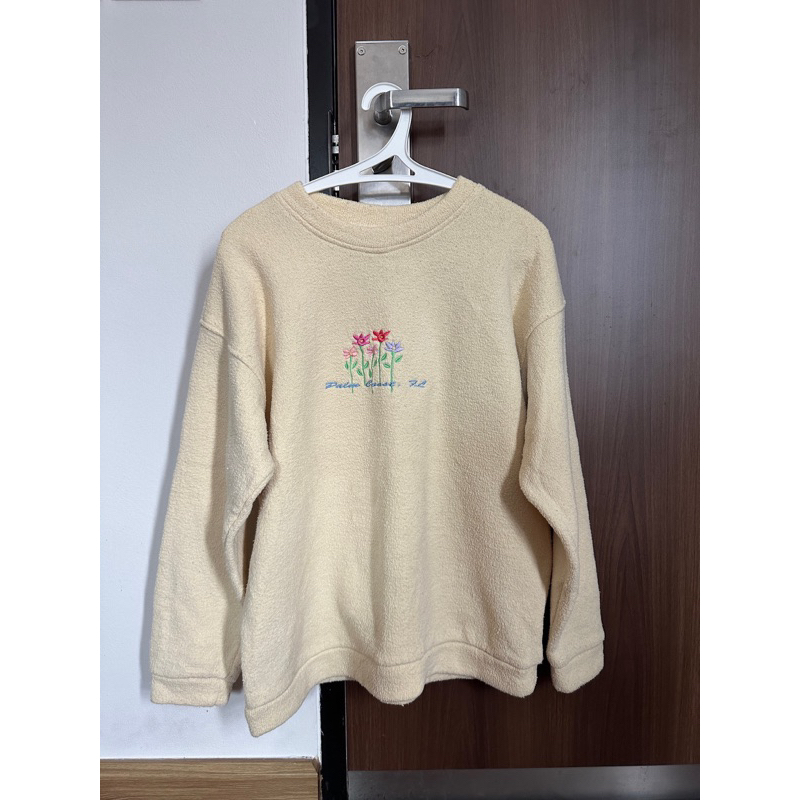เสื้อสเวตเตอร์สกรีนมือสอง