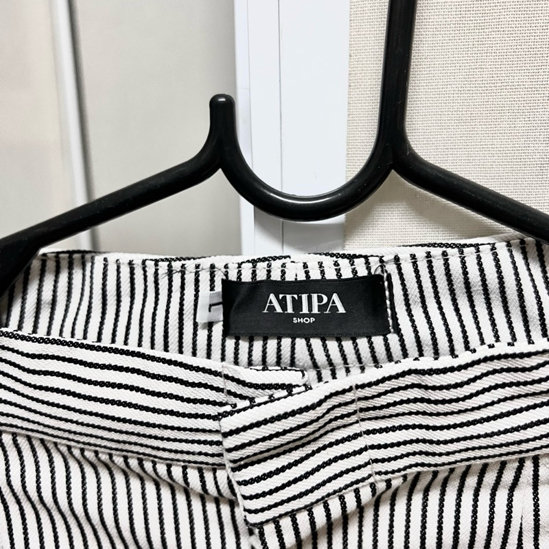 ส่งต่อ Atipa กางเกงขาสั้น ลายริ้วดำ size L