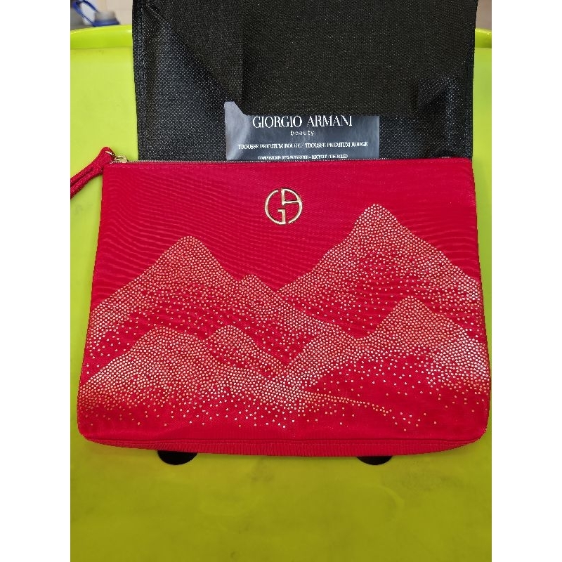 ถูกที่สุด กระเป๋าใส่เครื่องสำอาง armani ราคาพิเศษ 150 บาท
