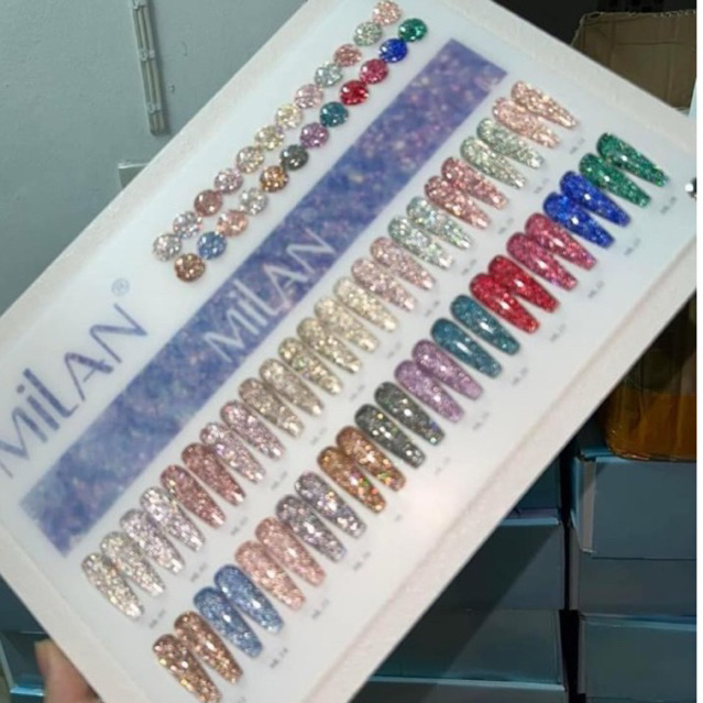 มาไหน่ค่ะ สีแฟลช24สีพร้อมชาร์จสีค่ะ มีสีเขียว