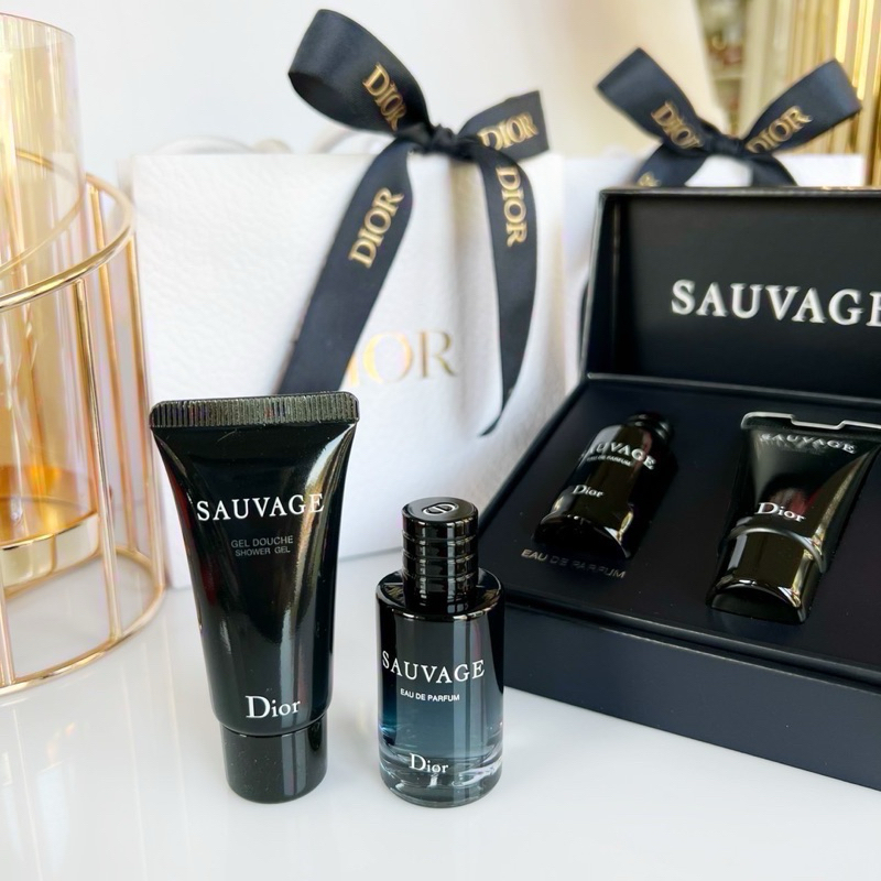 น้ำหอมDior SAUVAGEเซ็ท 10mlพร้อมถุงและโบว์