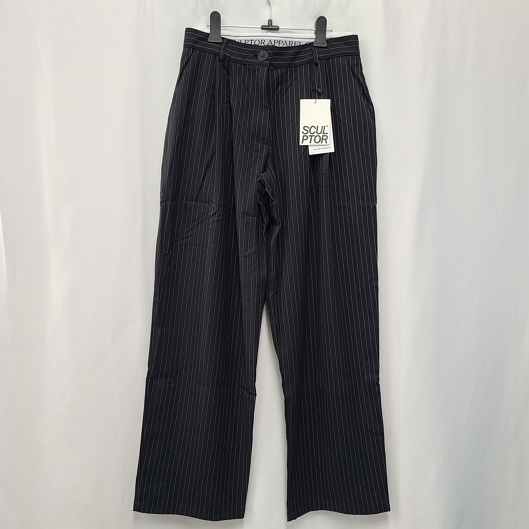 Sculptor Peekaboo Lowrise Pin Tuck / Pintuck Pants Gray / Black