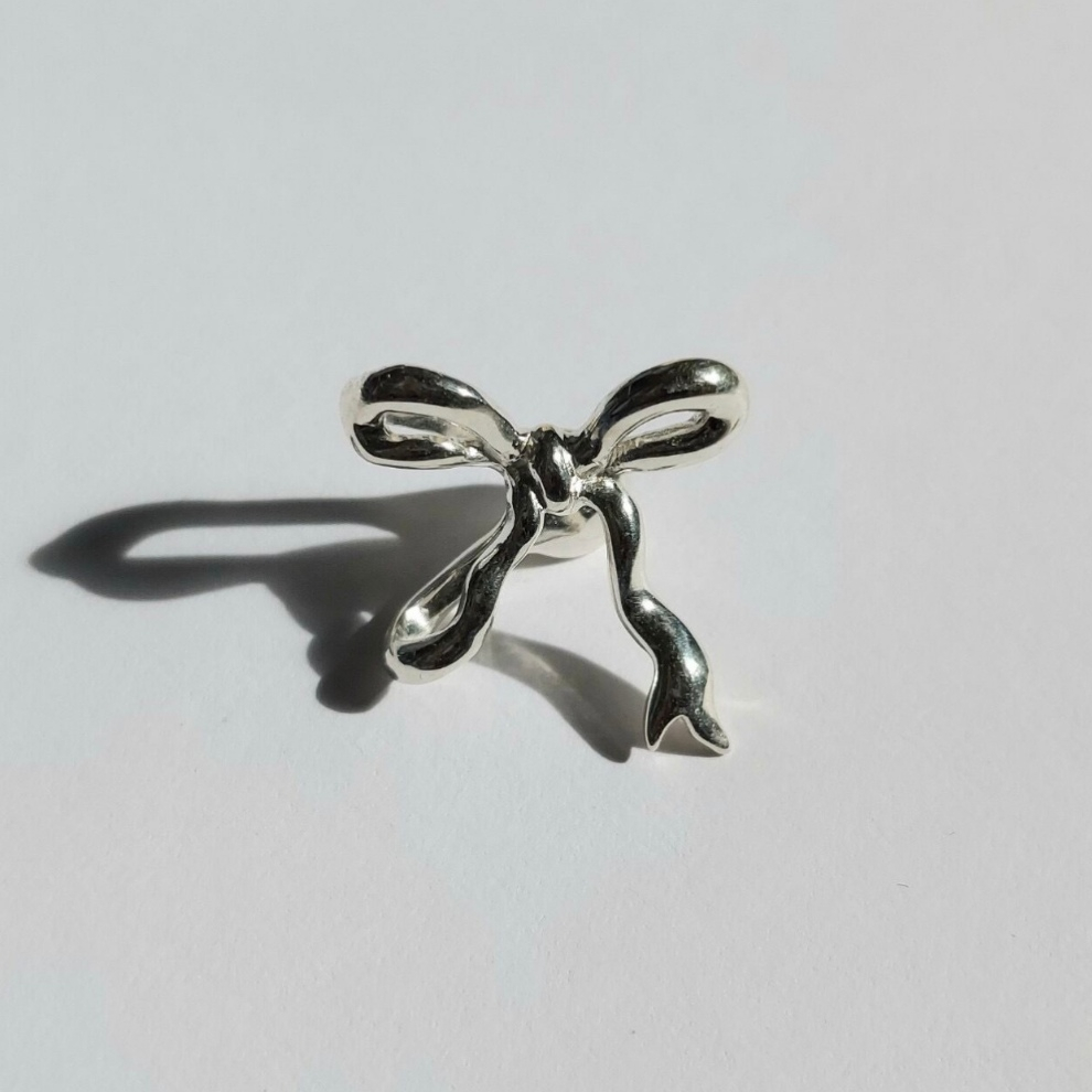 Ribbon Earcuff handcrafted by minormood เงินแท้ 925