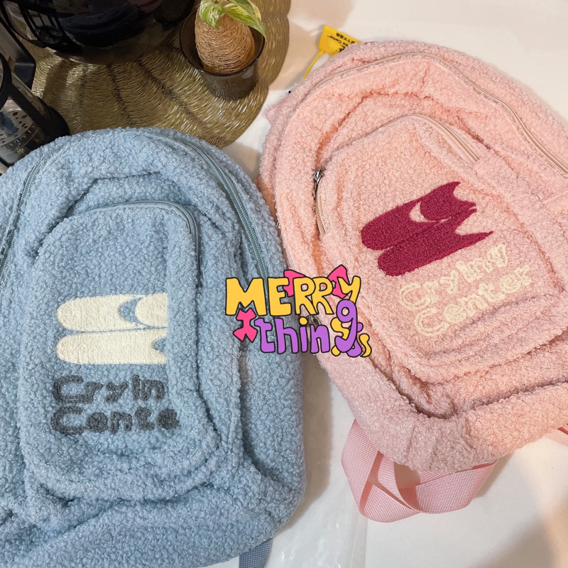 พร้อมส่ง🏄🏻‍♀️Crying Center fluffy backpack กระเป๋าเป้ ขนนิ่ม🫐 จากช้อปแท้💯