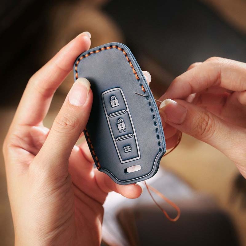 หนังแท้ ปลอกกุญแจรถยนต์ Honda 2025 Civic 2025 CRV HRV BRV City Accord 2025 Jazz ทำด้วยมือ หนังวัว กระเป๋ากุญแจ - รูปที่ 3