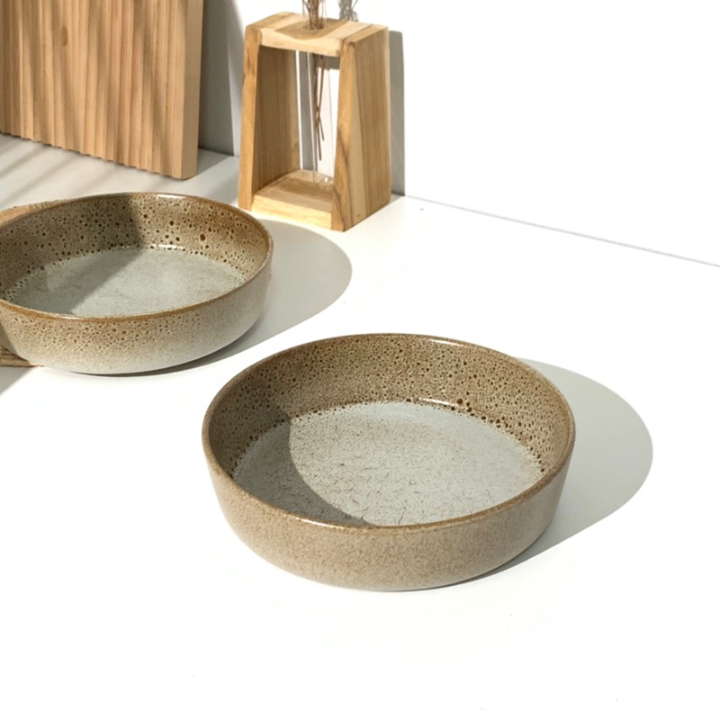 Goodsceramics LOW BOWLชามสามารถนำเข้าไมโครเวฟได้ผิวสัมผัสขัดมันเล่นลวดลายตกกระทั้งใบยกเว้นด้านนอกก้นเเก้วเป็นเนื้อทราย