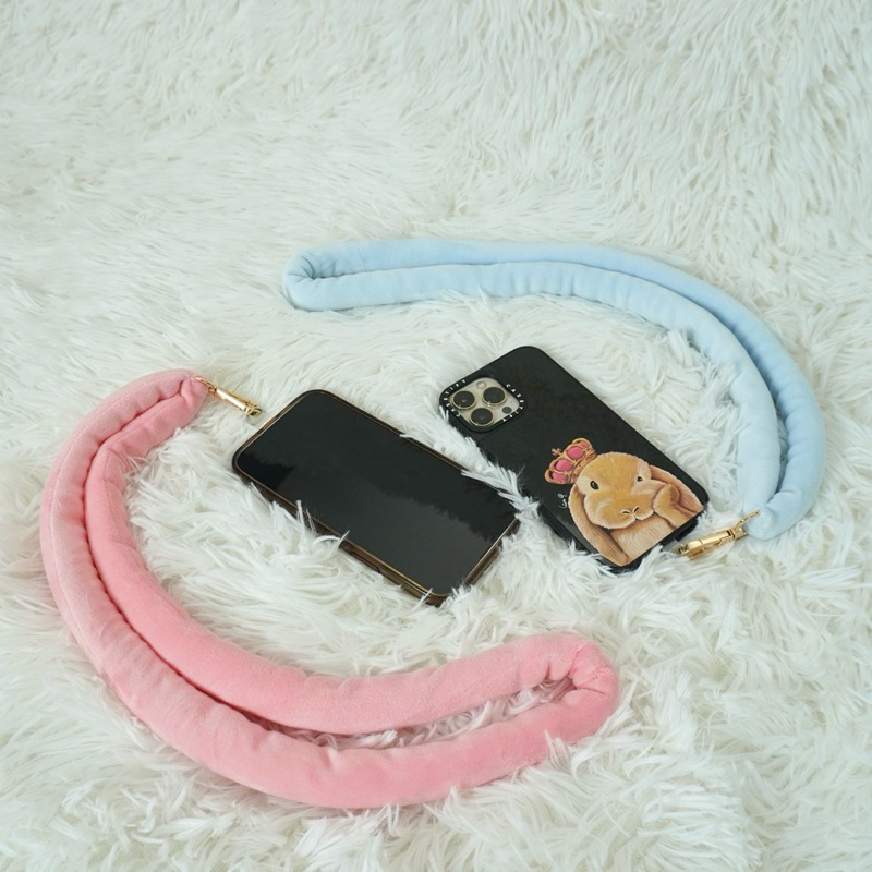 สายคล้องโทรศัพท์ ไหมพรมยักษ์ ติดกับเคสสามารถถอดได้ แบบคล้องคอหรือคล้องมือ ไหมนุ่มไม่เจ็บเวลาคล้อง