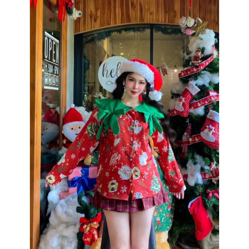 Cotton เสื้อคอบัวแต่งระบายลายคริสมาสต์ งานป้ายFantasy