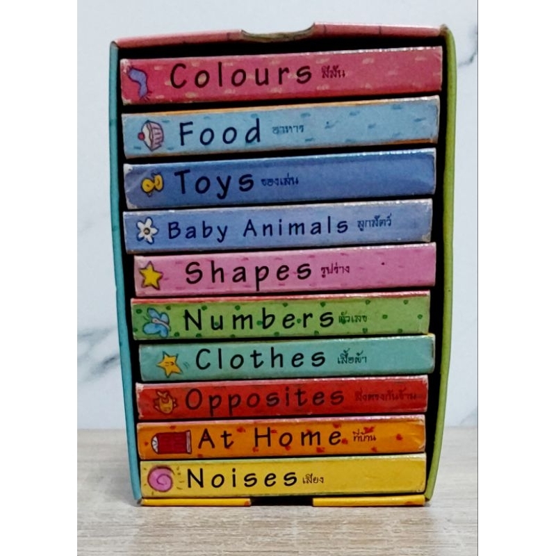 หนังสือ Baby's First Library หนังสือเป็นบอร์ด ขนาด 8x8cm. มีทั้งหมด 10เล่ม ขายพร้อมกล่องเซ็ทครับ มือ