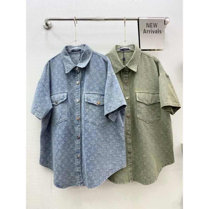 LV short jeans เชิ้ตยีนส์ลายหลุยส์งานฟอก แพตเทิร์นเบสิคแต่สวย กระดุมหลุยส์สีเงินหรูหรา #LV006