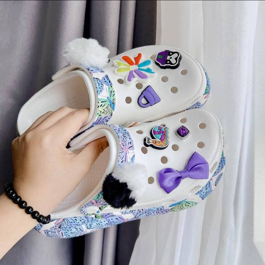 Crocs Crush Clog รองเท้าแตะห้วโตผู้หญิ่งยอดนิยมขายดีมาก น้ำหนักเบาพืนนีม พรอมส่งในไทย จัดส่ง 1-3 วันได้รับของ