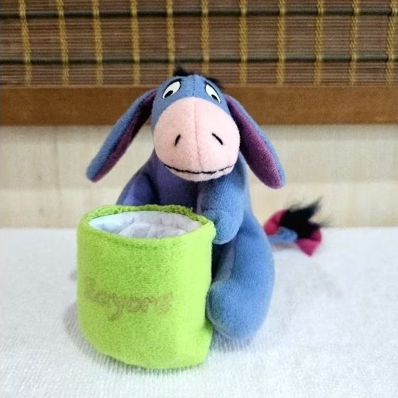 ตุ๊กตาอียอ Eeyore ถือตะกร้า