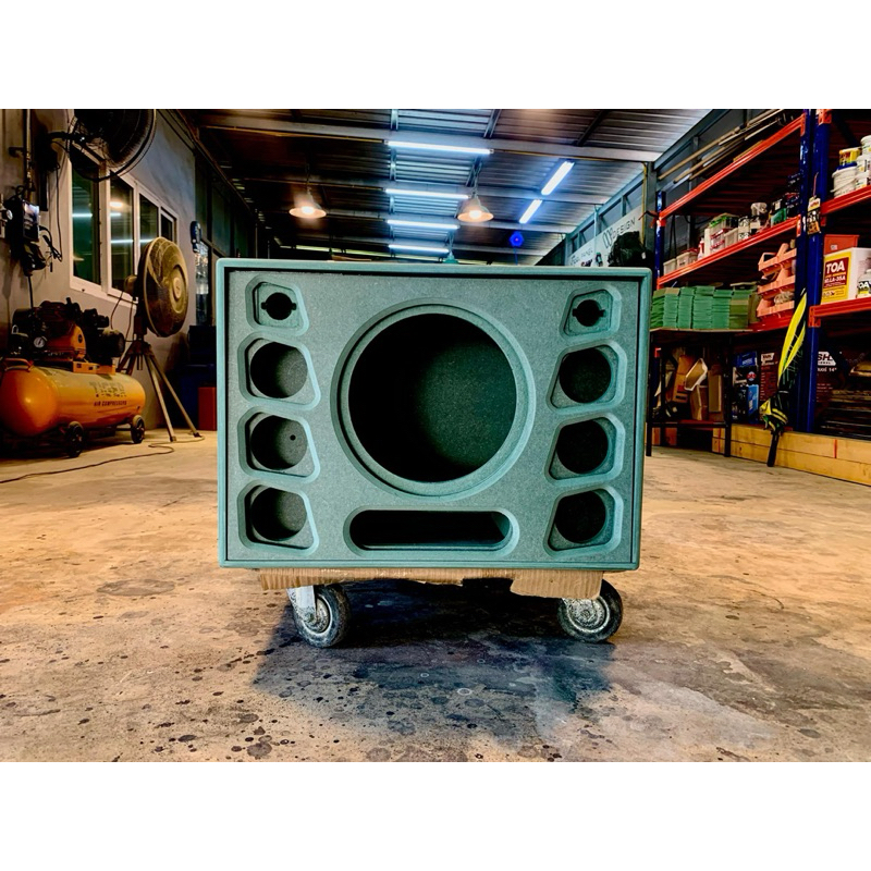 ตู้ลำโพงบลูทูธ 10 นิ้ว ตัดด้วยเครื่อง cnc เก็บงานเรียบร้อยสามารถนำไปหุ้มหนังและทำสีต่อได้เลย