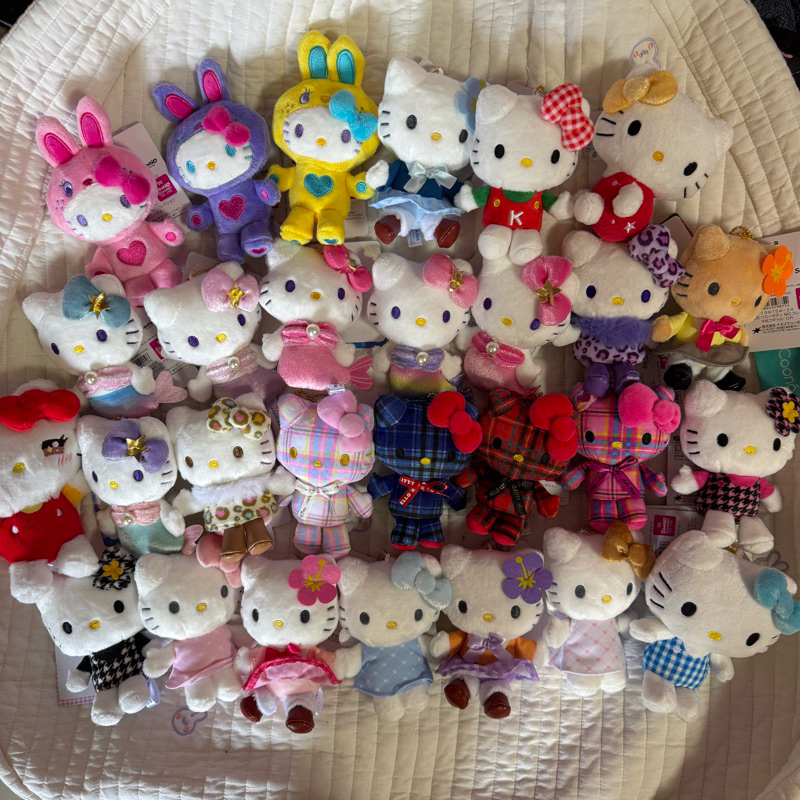 พร้อมส่ง พวงกุญแจ Hello kitty 50th Anniversary Limited