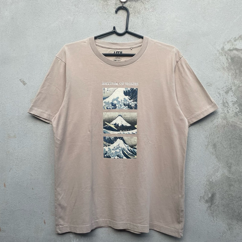 Uniqlo UT สีน้ำตาลลลล