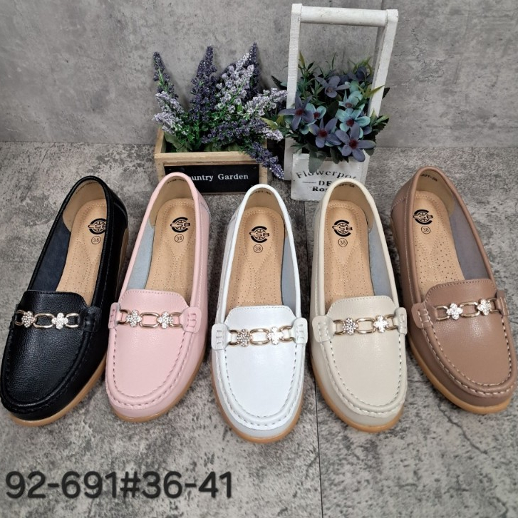 92-691 รองเท้าหนังหุ้มส้นผู้หญิงไซส์36-41มีหลายสีส้นเตี้ย (1 นิ้ว หรือน้อยกว่า)