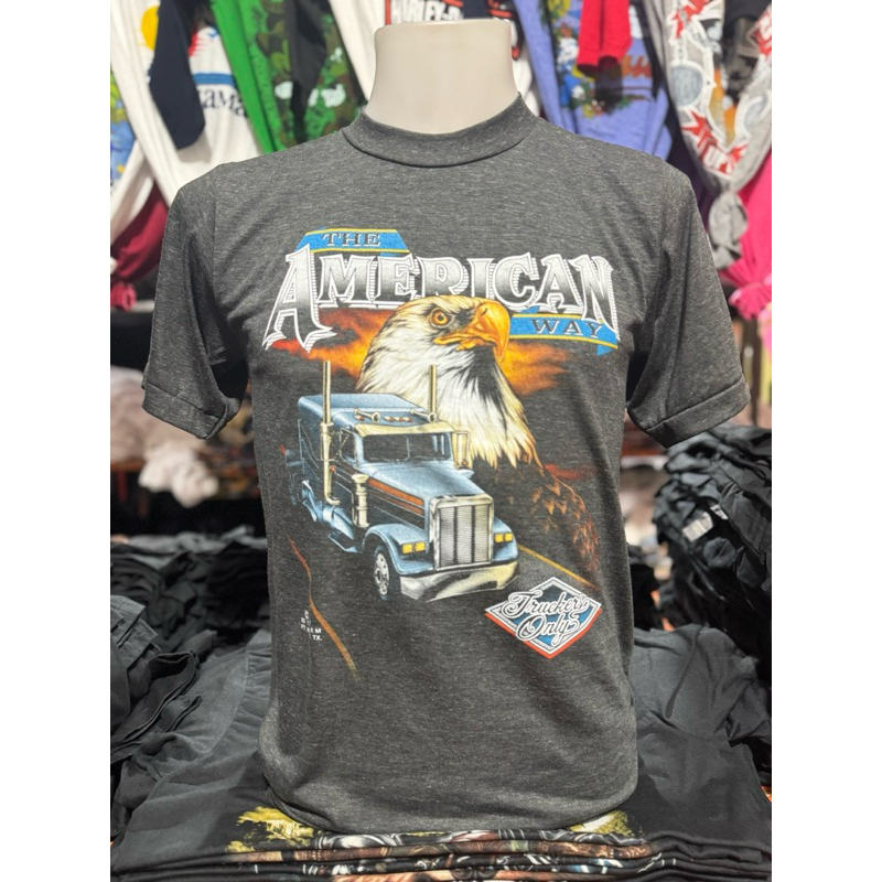 3d เสื้อผ้าบางสีเทาเฟด สีขับผิวไม่มีตะเข็บข้าง สกรีนลายหน้าหลัง ผ้านิ่ม  ใส่สบาย ใส่ได้ทั้งหญิงชาย