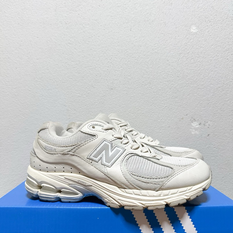 New balance2002R 37/22.5 มือสอง