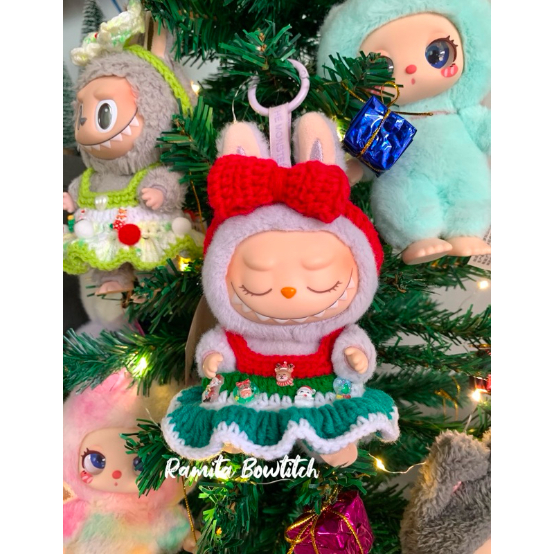 ชุดคริสต์มาส liila/labubu พร้อมส่ง จัดส่งภายใน24ชม งานไหมพรม