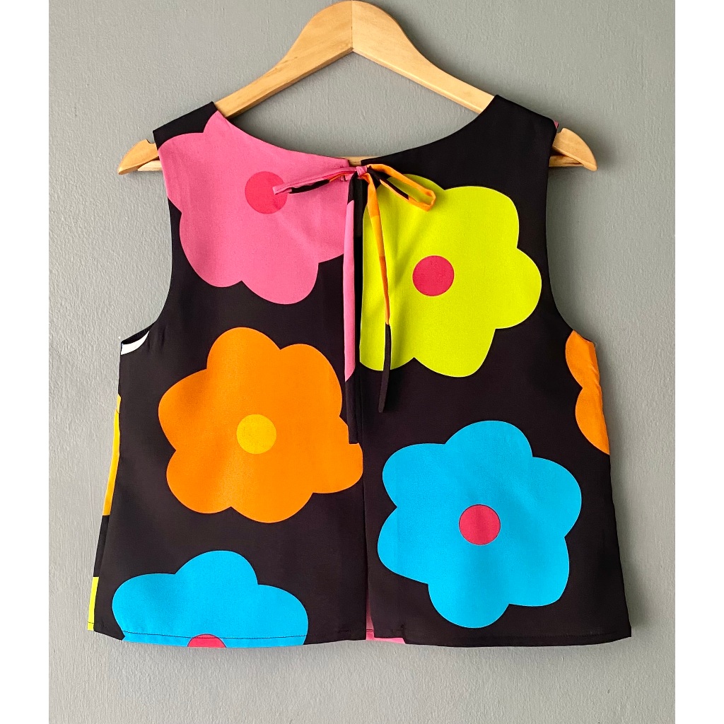 Rata Closet เสื้อกล้าม แขนกุด ผูกโบคอหลัง ผ่าชายเสื้อกลางหลัง