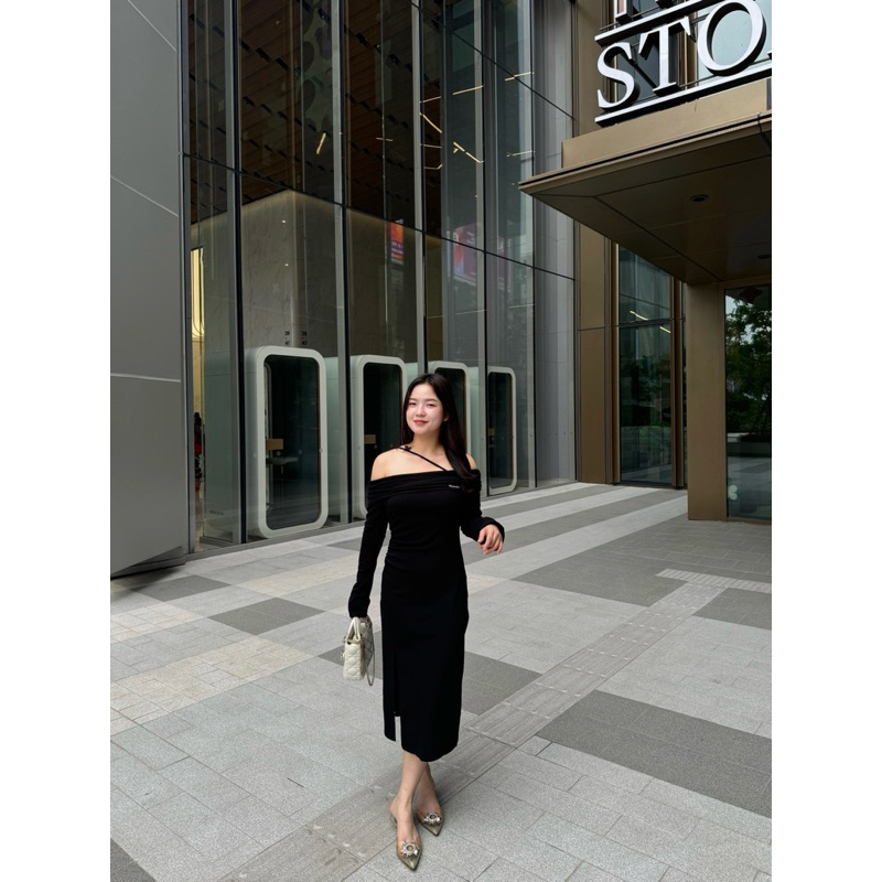 M209 All black dress เดรสยาว สีดำ ชุดใส่ไปเดท ชุดแกลม เดรสรัดรูป Basicsbysita