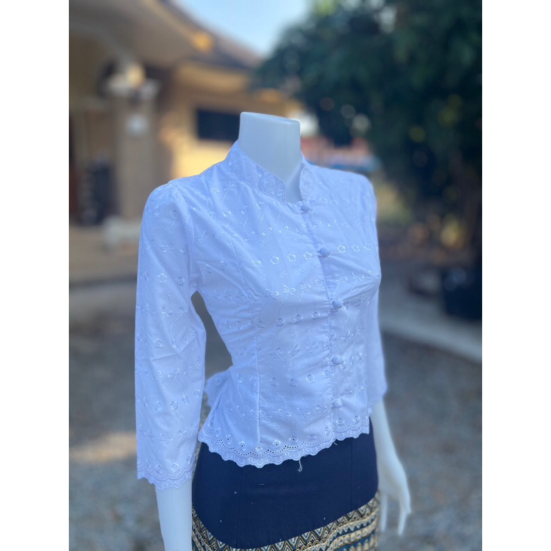 เสื้อลูกไม้รุ่นจิตรลดา แขนสามส่วน
