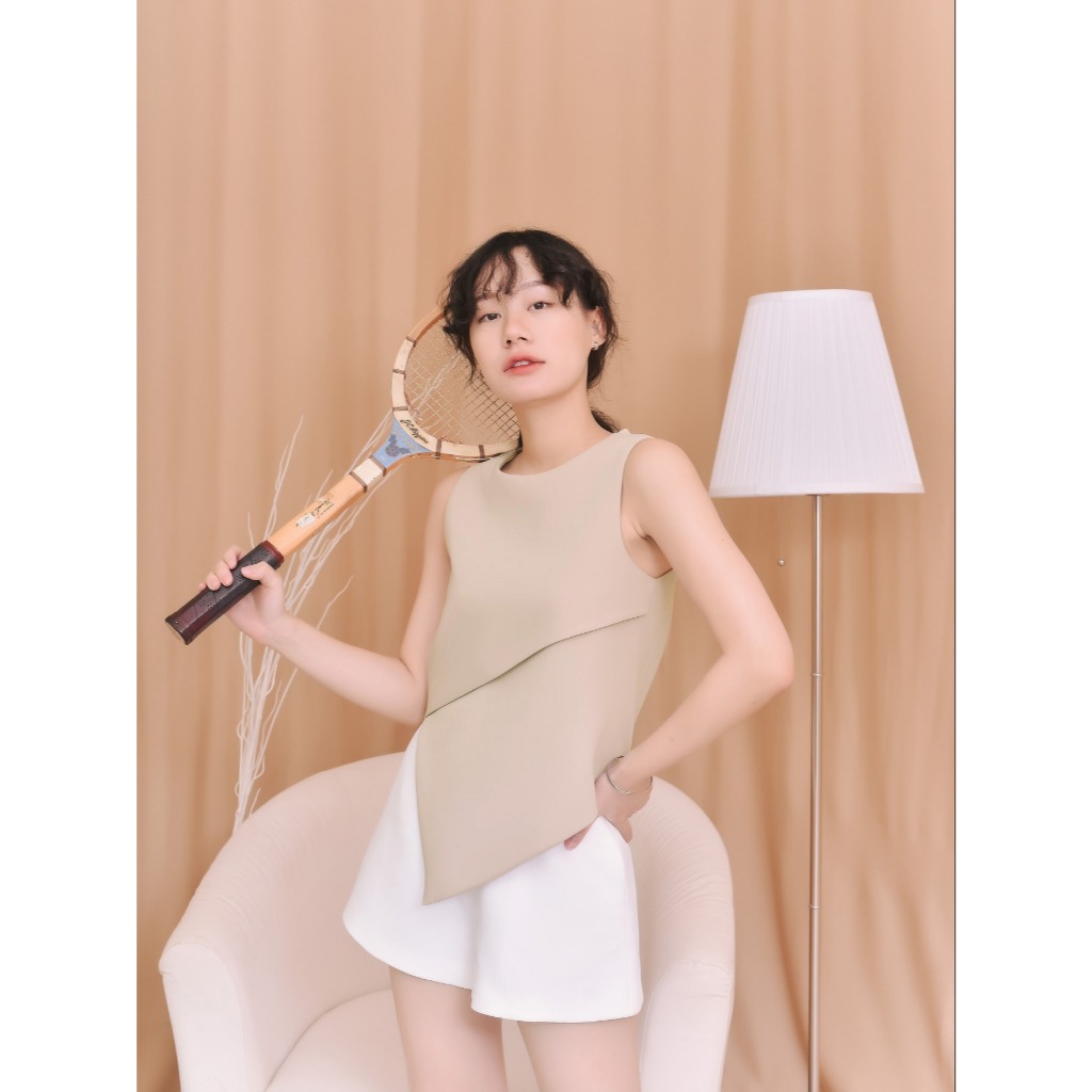 CONT | Heidi Top เสื้อแขนกุด ทรง Asymmetric