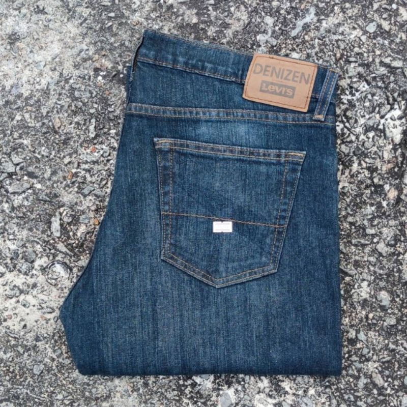 23/38 ยีนส์ Denizen(มือสอง)เอวจริง 38"ยาวทั้งตัว 44.5"ขา9" ผ้ายืด1%สภาพดี สีเข้ม ไม่มีตำหนิ