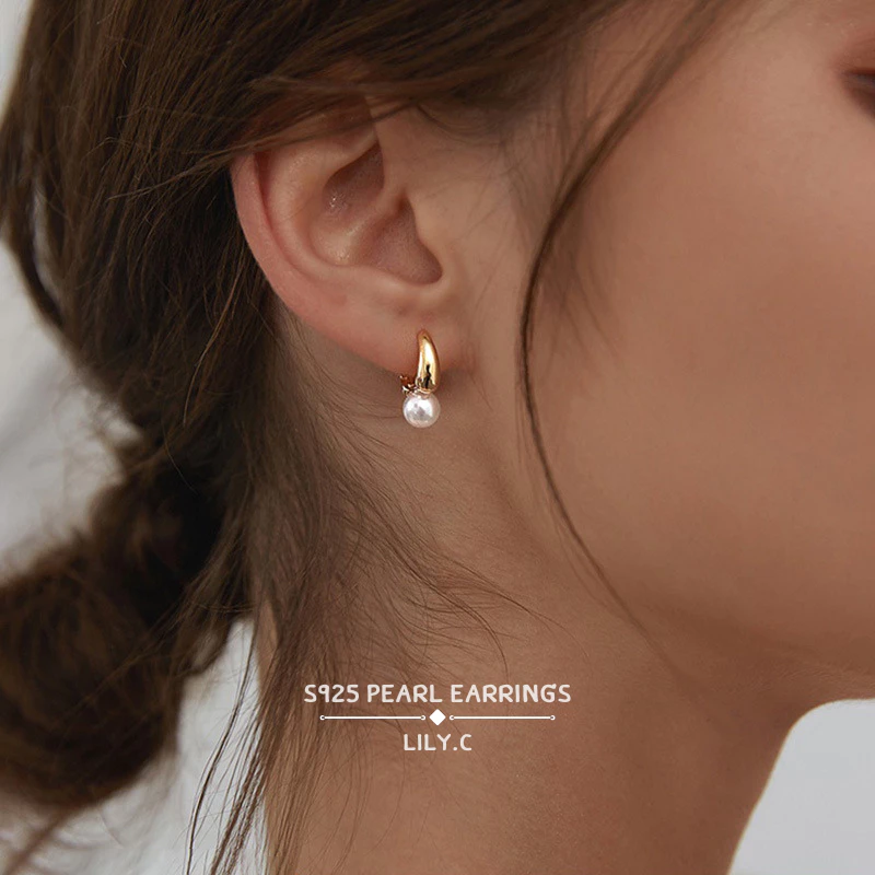✅พร้อมส่ง🔥 LILY.C ต่างหูห่วงเงิน S925 ประดับไข่มุก 1คู่ หรูหรา 925 sterling silver pearl earrings