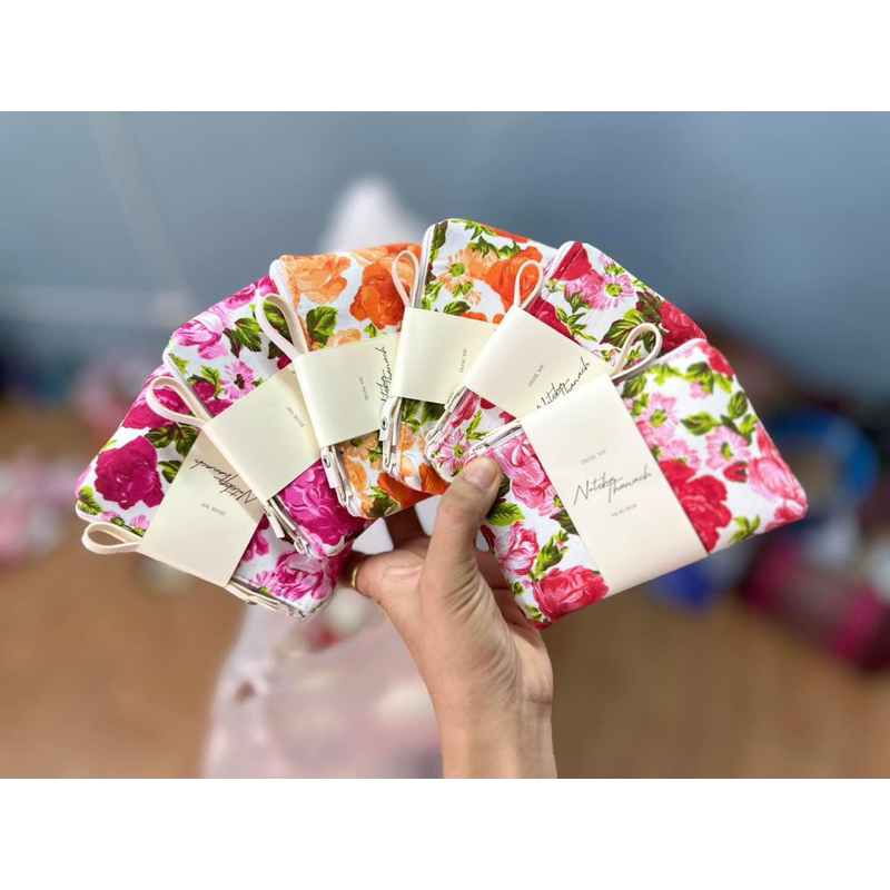 🌟กระเป๋าของชำร่วย  กุหลาบสายคล้อง 9 บาท แถมฟรีสายคาดข้อความ🩷