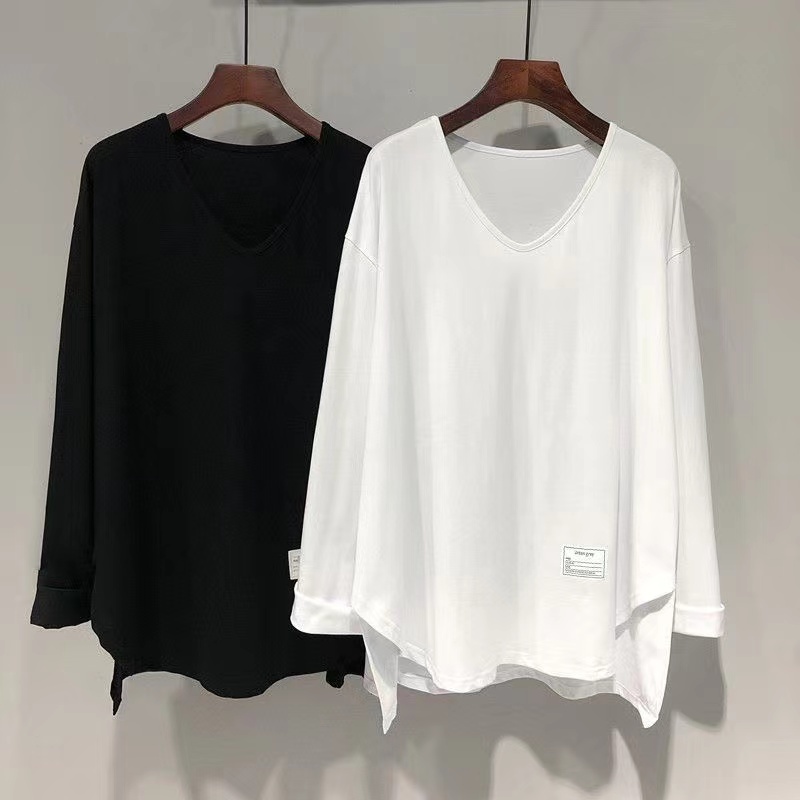 Plus size เสื้อผ้าสาวอวบ เสื้อยืดสาวอวบอ้วน ไซส์ใหญ่ ผู้หญิง เสื้อยืด oversize ทรงหลวม แขนยาว คอวี สีพื้น ฤดูใบไม้ร่วง