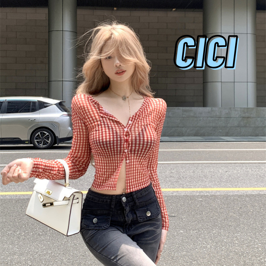 ส่งทันที Cici(NO. H93335) เสื้อซีทรูแขนยาวลายตาราง กระดุมหัวใจใช้งานได้จริง สไตล์สาวแซ่บ