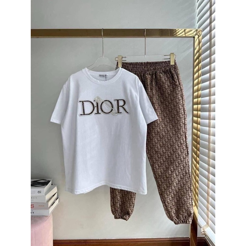 ชุดเซต เสื้อยืดผ้าไหมนมนิ่มงานปัก กางเกงขายาวผ้าเกล็ดปลาปลายจัมป์ สวยหรู