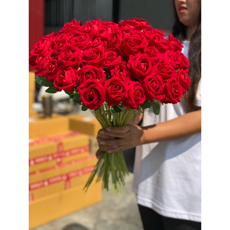 กุหลาบวาเลนไทน์/ราคาต่อ1ดอก กุหลาบสีเเดง/ดอกไม้ปลอม***ราคาต่อ1ดอก////