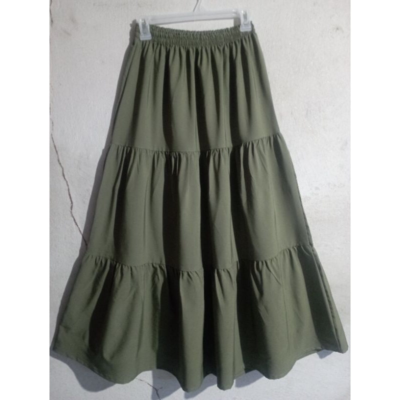 กระโปรงยาว ใส่ทำงาน ใส่เที่ยว อยู่บ้านชิวๆ มีหลายสีให้เลือก  ❤ กระโปรงยาวรุ่นจีบระบาย 3 ชั้น ทรงสวย เรียบหรู ดูแพง