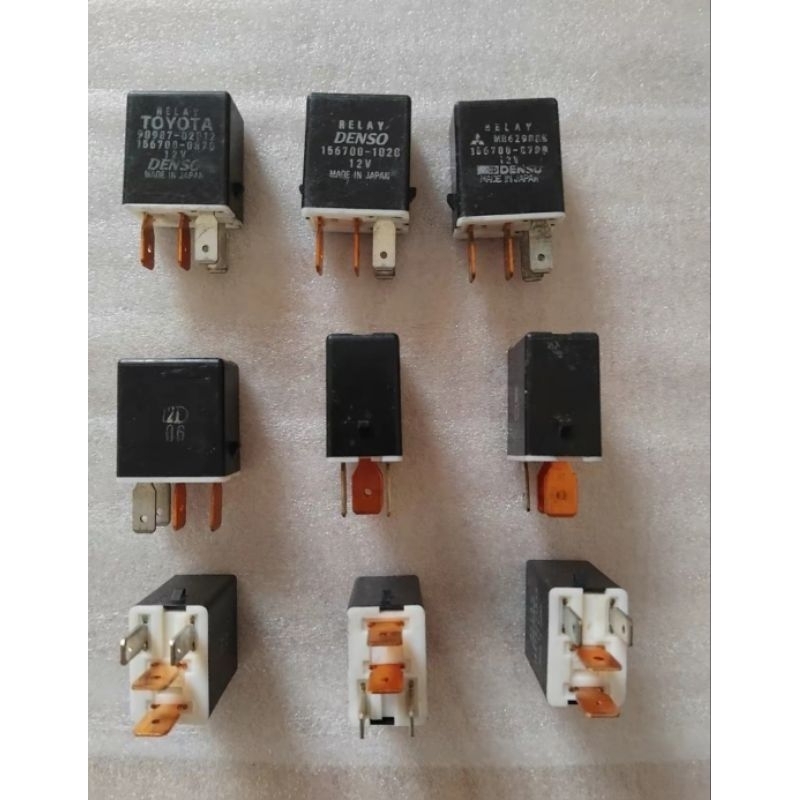 รีเลย์ 12V. 4ขา ใส่ได้หลายรุ่น ราคาต่อ1ชิ้น