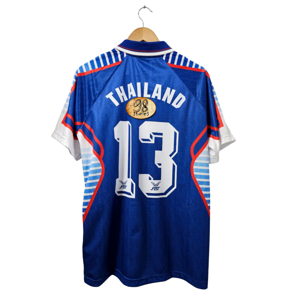 เสื้อบอลย้อนยุค ทีมชาติไทย 2001 สีน้ำเงิน พร้อมสกรีน THAILAND เบอร์ 13, 17, 10, 3