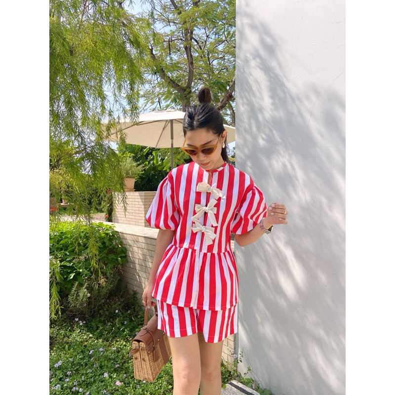 Emi ballon set เซทผูกโบว์ด้านหน้าลายทางแดง