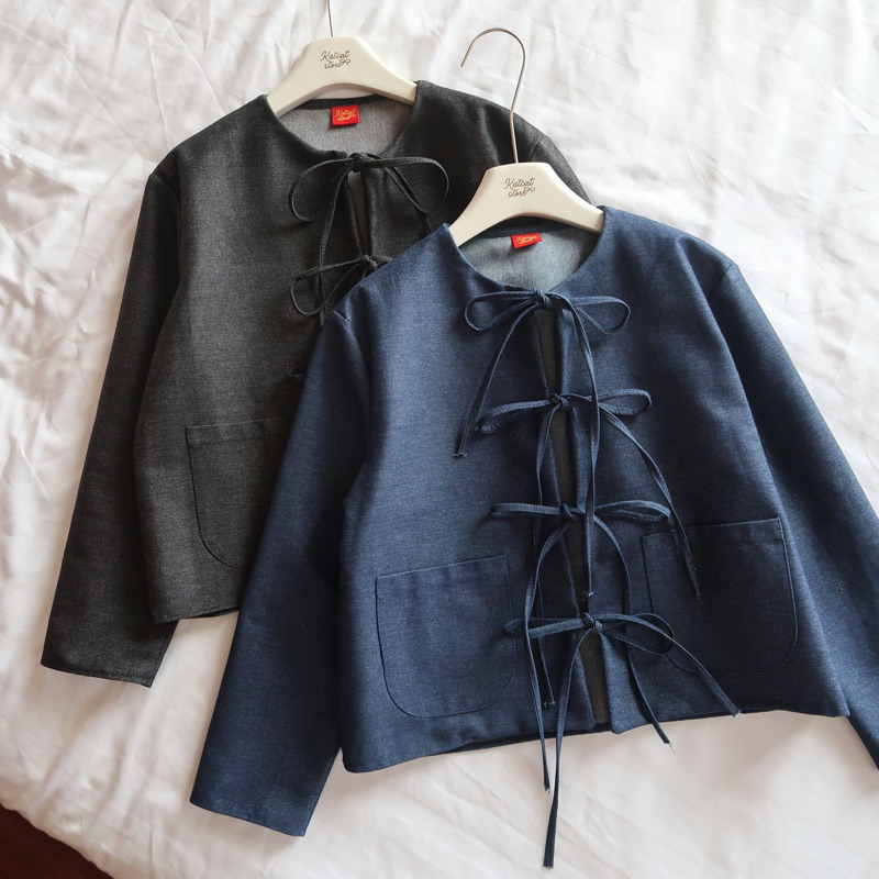 Black and Navy tie-front denim jacket🖤🦕 เสื้อแจ๊คเก็ตคอกลมแขนยาวผ้ายีนส์สีดำและสีน้ำเงินเข้ม