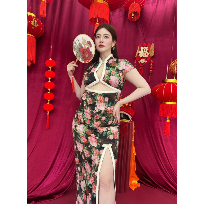 เดรสกี่เพ้าลายดอกกุหลาบยกมาทั้งสวน - รูปที่ 2