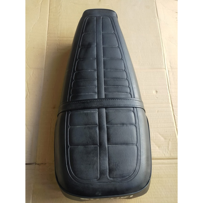 เบาะ Suzuki TS100ER TS125ER งานเก่าพื้นเหล็ก สวยๆ หนังนิ่มๆ