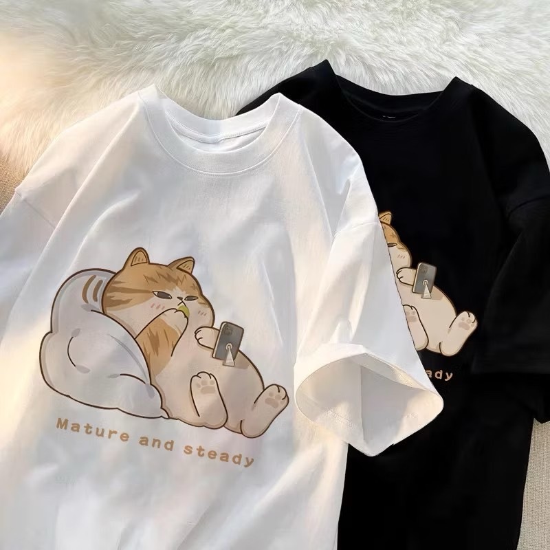NEW CAT เสื้อยืดคอกลมแขนสั้น ลายแมว ผ้านิ่มใส่สบาย ES401