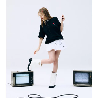 Nineties Design : Live as the Youths เสื้อยืด Oversize รุ่น Daffy สกรีน Lollipop เพิ่มความน่ารัก