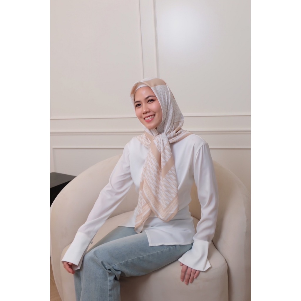 Monogram 01 ผ้าคลุม Signatue (Premium matte silk nano) Size 115x115 cm [N Able Style]