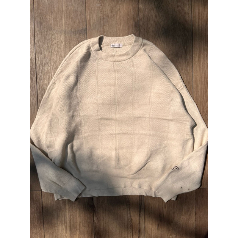 Craft knit sweather.