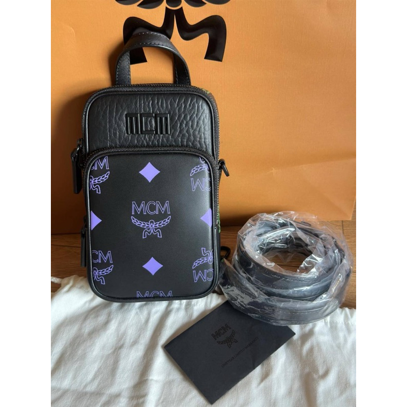 New Mcm phone bag ***ตัดป้ายขาวด้านในจากบริษัท Mcm