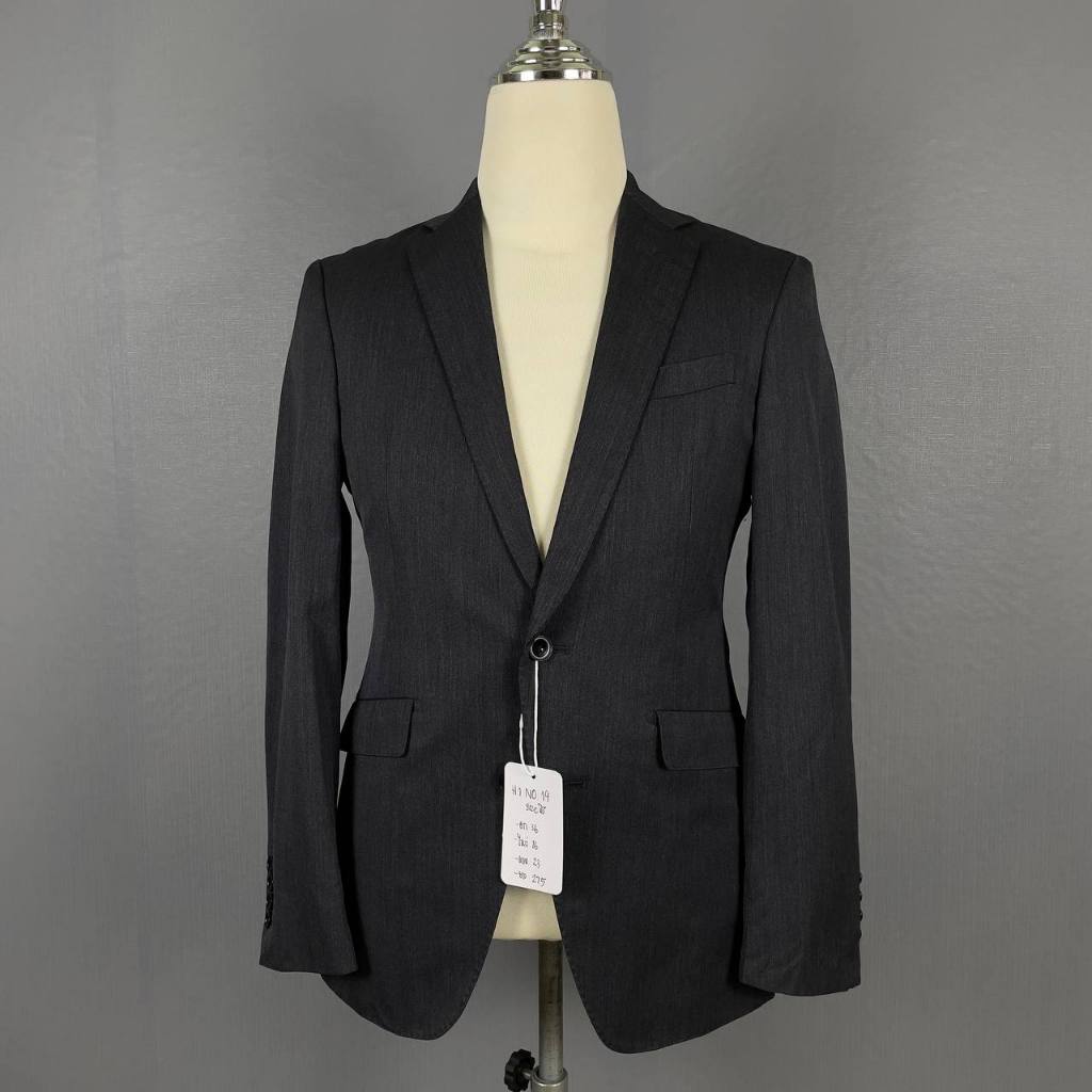 สูทผู้ชาย สีเทาลาย SUIT SELECT 100'S (Y4) รอบอก36 รหัส H