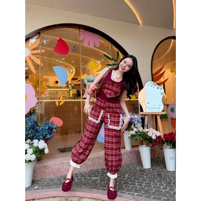 set Love ต้อนรับเดือนแห่งความรัก เสื้อกล้ามสีแเดงแต่งอะไหล่หัวใจแน่นๆ มาพร้อมกางเกงขา9ส่วนลายสก๊อตแต่งลูกไม้