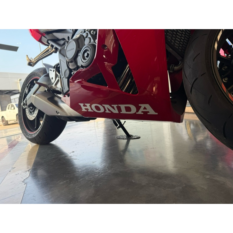 สติกเกอร์ โลโก้ฮอนด้า CBR650f/R ของแท้ตรงรุ่นมีสองสี(ขายเป็นชิ้นชิ้นละ)