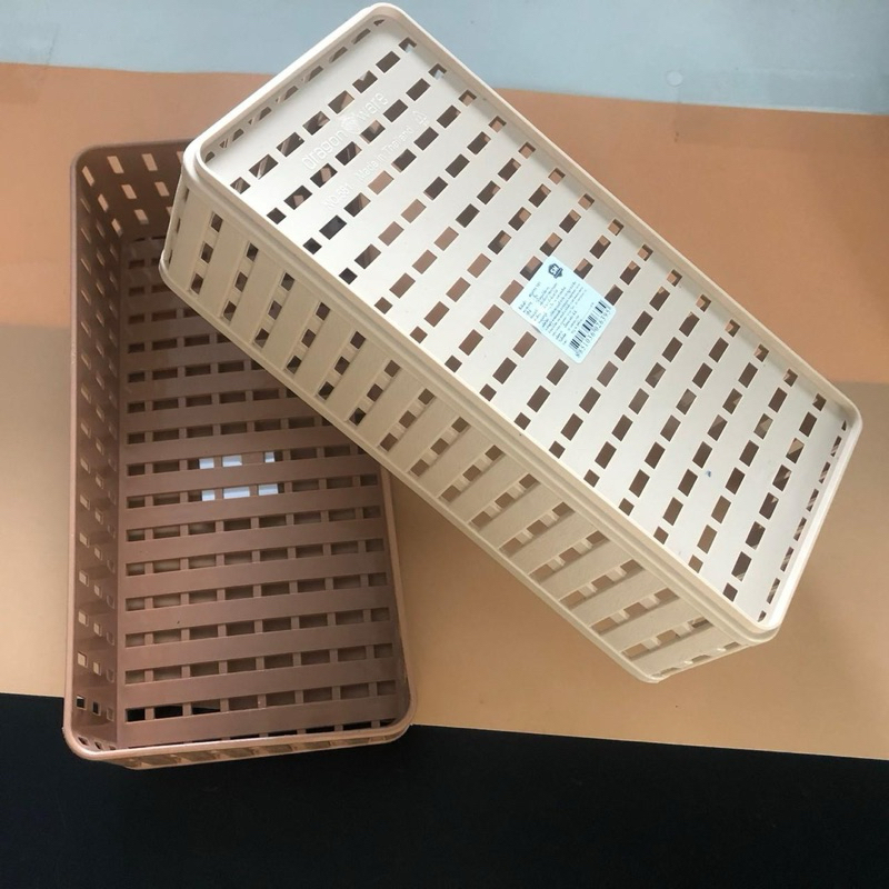 (ยกโหล 12 ชิ้น) No.448 ตระกร้าสีขาว-น้ำตาล ตระกร้า ยาว23.5 กว้าง 12 สูง 7.5 ในหนึ่งโหลได้สองสี ได้ทั้งหมด 12 ชิ้น